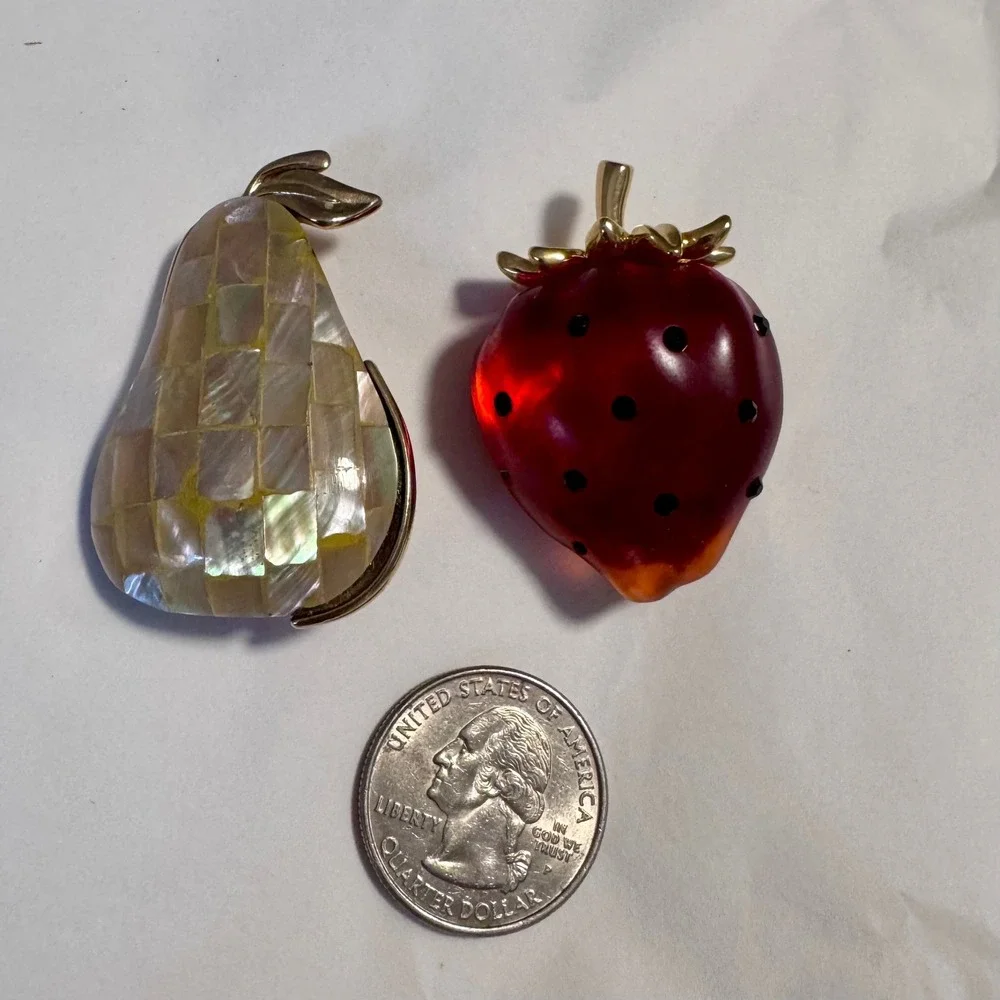 Vintage‎ Fruit Brooch Lot Pear Mother of Pearl Strawberry Lucite Gold Tone Pins
